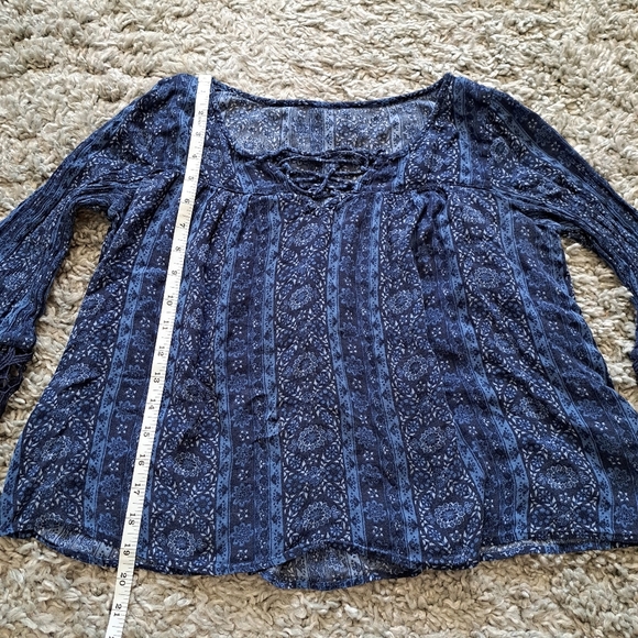 Hollister | Blue bohemian pattern with cut out lace sleeves - Picture 11 of 12